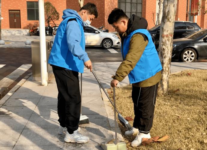 我为创建美丽校园出分力